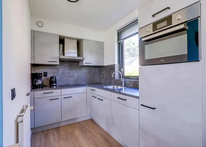 6 - Persoons Lakeside 17 Sauna Ewijk