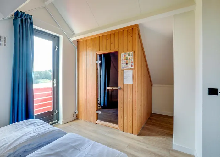 6 - Persoons Lakeside 17 Sauna