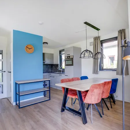 펜션 6 - Persoons Lakeside 17 Sauna *